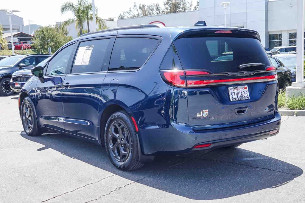 Thumbnail: 2025 Chrysler Pacifica - 6