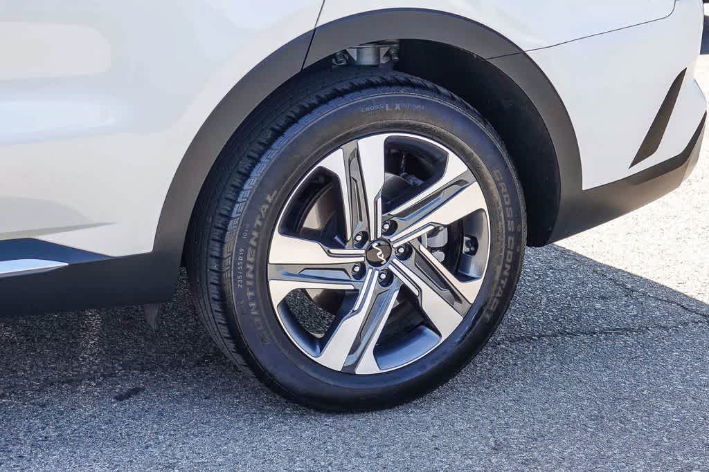 Thumbnail: 2023 Kia Sorento - 10