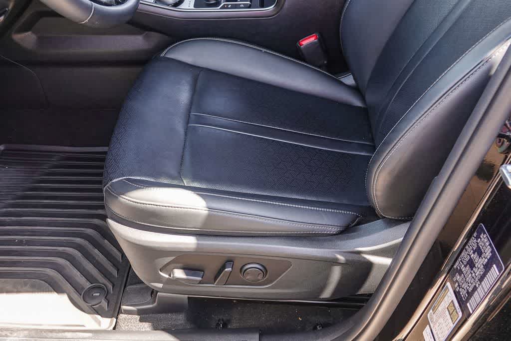 Thumbnail: 2023 Kia Sorento - 20