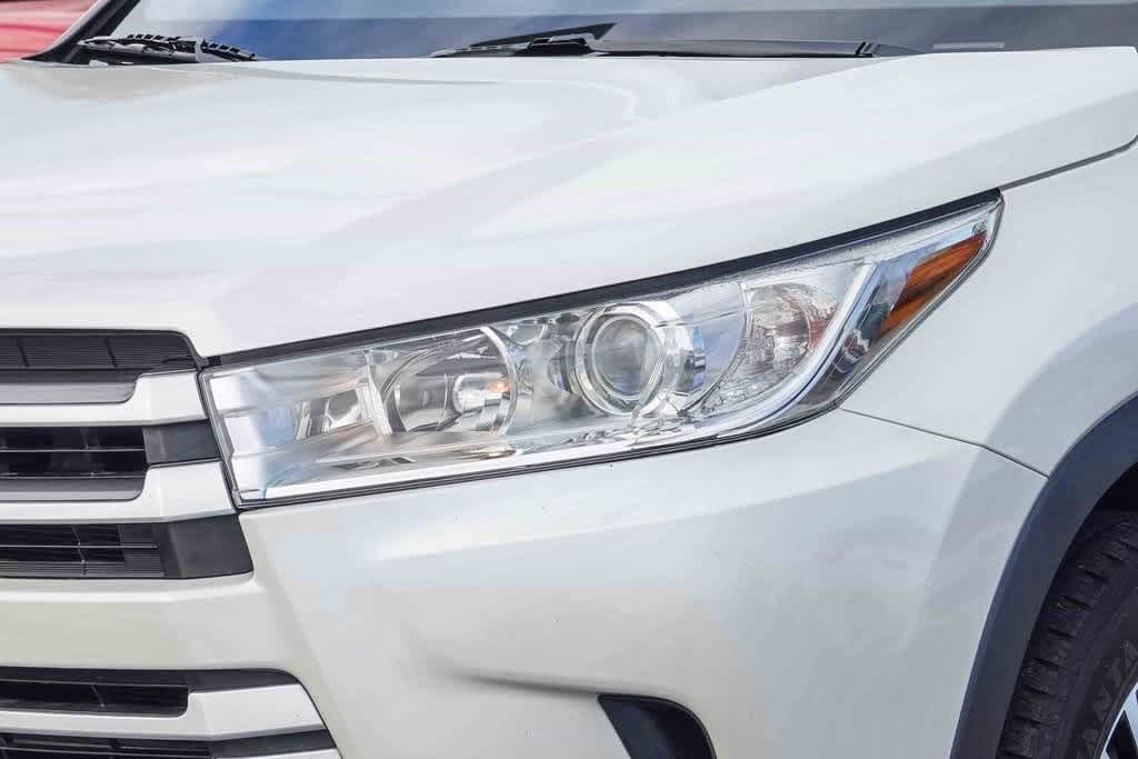 Thumbnail: 2019 Toyota Highlander - 8