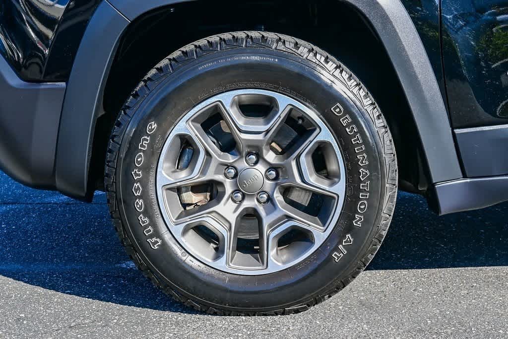 Thumbnail: 2022 Jeep Cherokee - 11