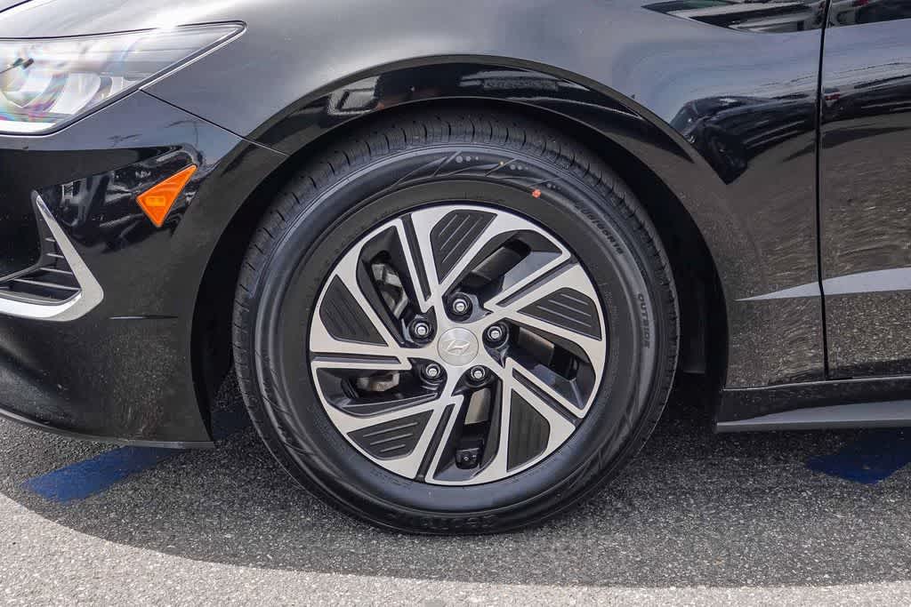 Thumbnail: 2020 Hyundai Sonata - 10