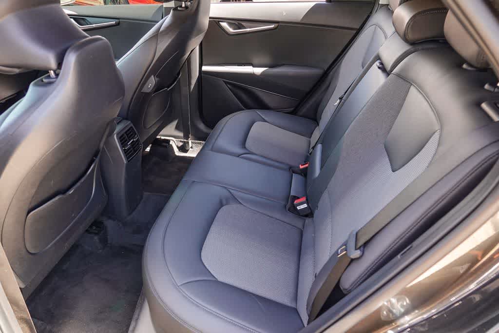 Thumbnail: 2024 Kia Niro - 17