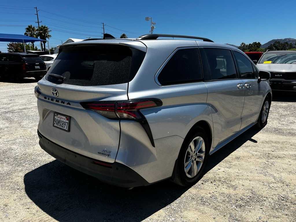Thumbnail: 2022 Toyota Sienna - 5