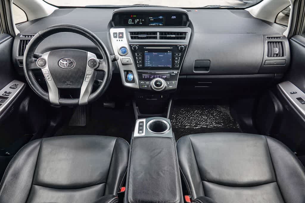 Thumbnail: 2015 Toyota Prius v - 11