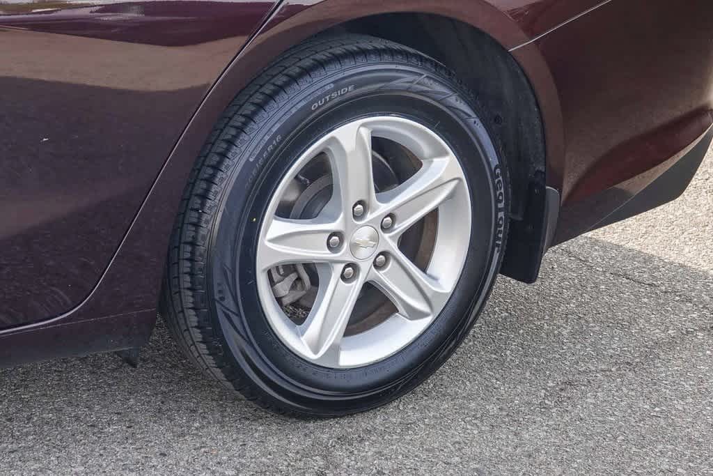 Thumbnail: 2020 Chevrolet Malibu - 10