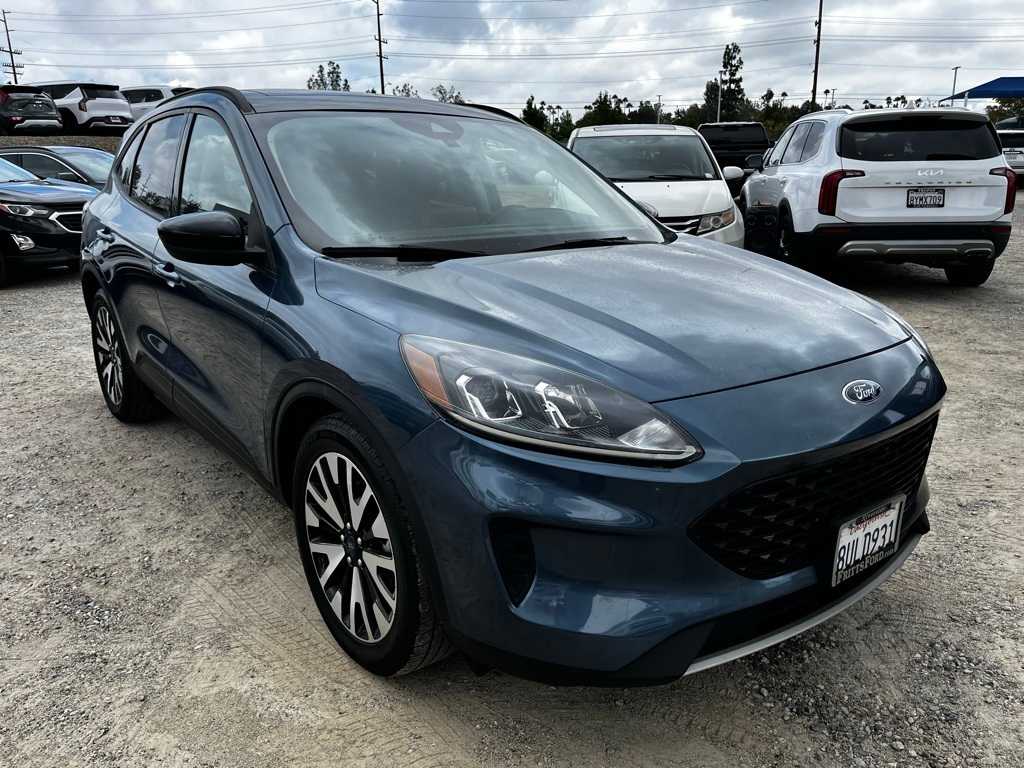 2020 Ford Escape SE Sport Hybrid photo 3