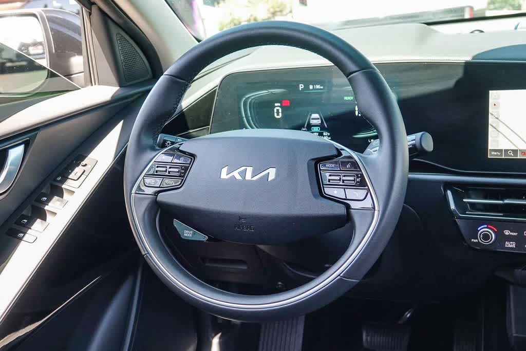 Thumbnail: 2024 Kia Niro - 14