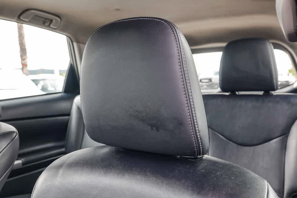 Thumbnail: 2015 Toyota Prius v - 24