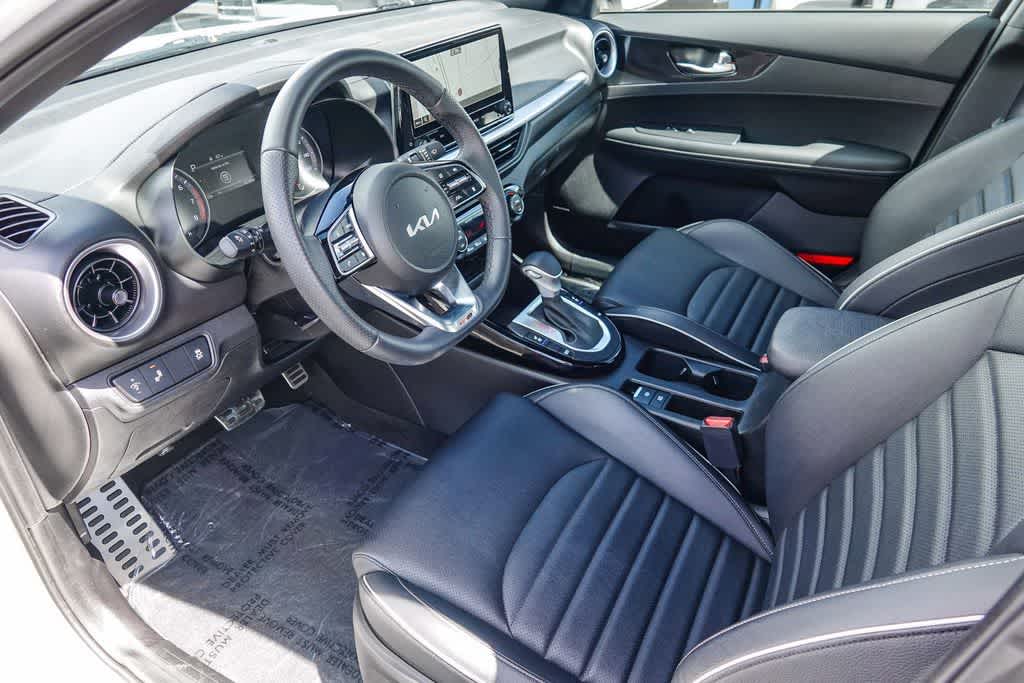 Thumbnail: 2023 Kia Forte - 16