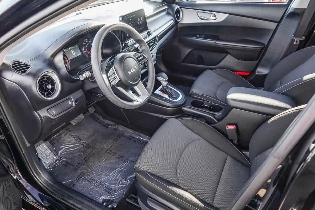 Thumbnail: 2024 Kia Forte - 16