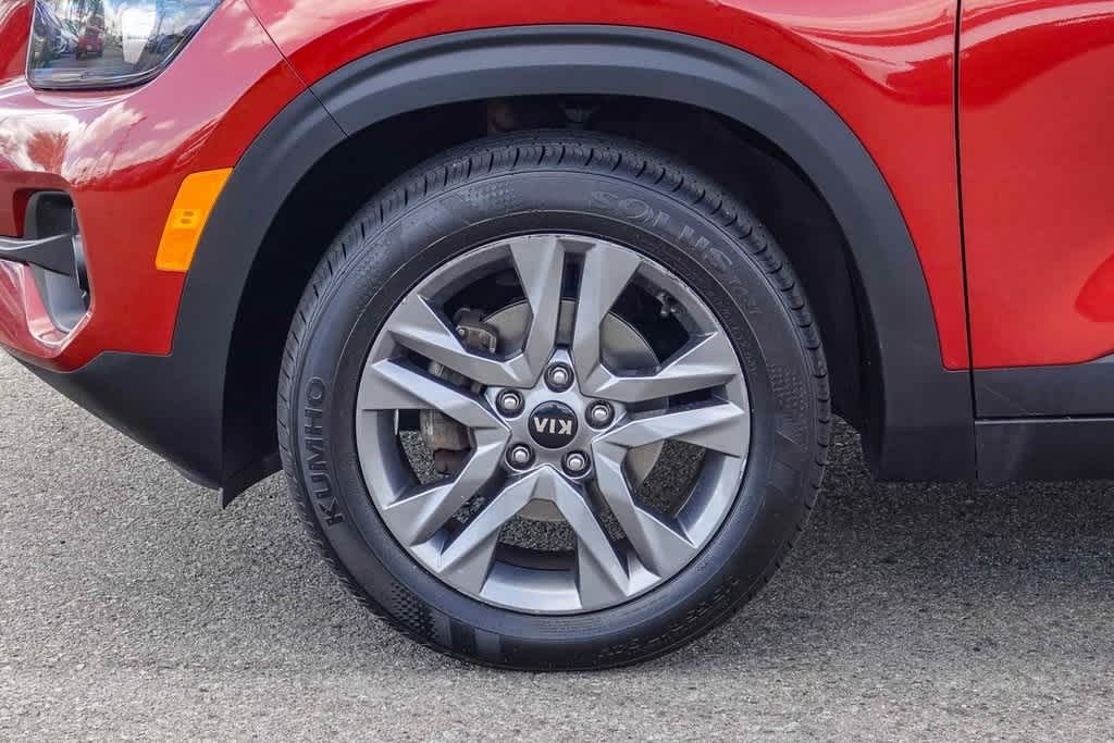 2021 Kia Seltos S 10