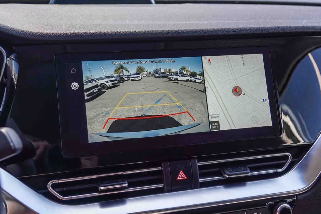 Thumbnail: 2022 Kia Niro - 22