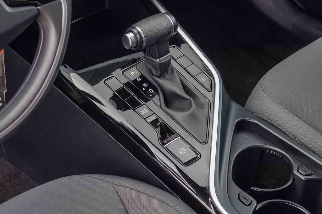 Thumbnail: 2025 Kia Niro - 18