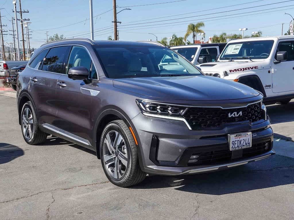 Thumbnail: 2023 Kia Sorento - 3