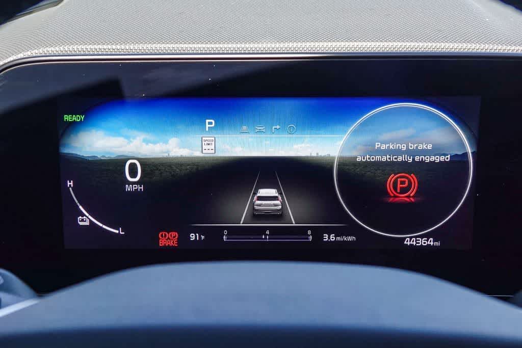 Thumbnail: 2023 Kia Niro - 24