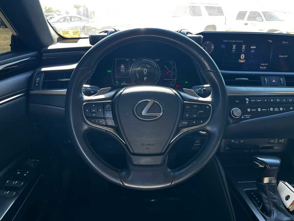 Thumbnail: 2021 Lexus ES - 21