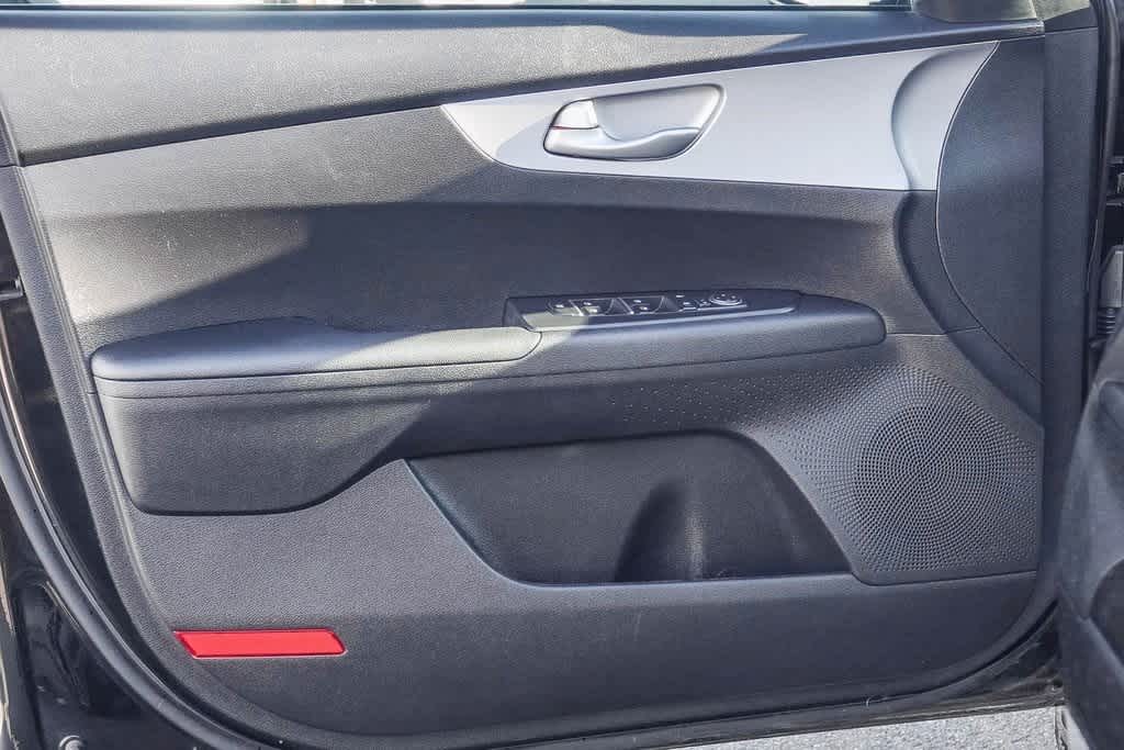 Thumbnail: 2024 Kia Forte - 19