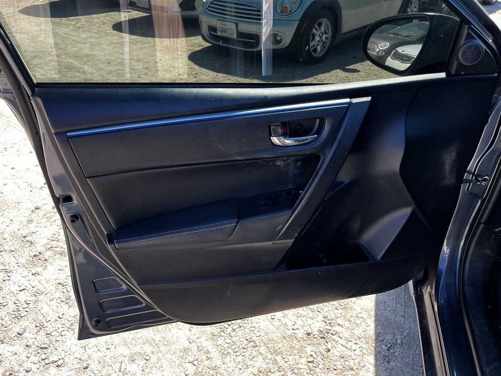 Thumbnail: 2015 Toyota Corolla - 13