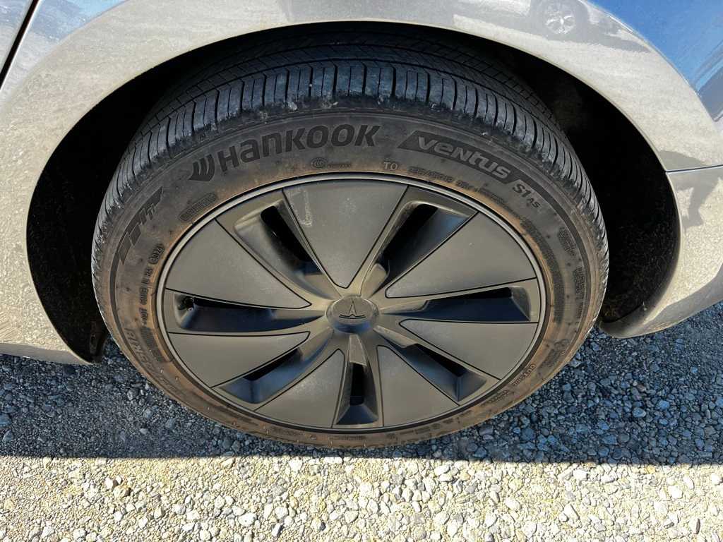Thumbnail: 2025 Tesla Model 3 - 9