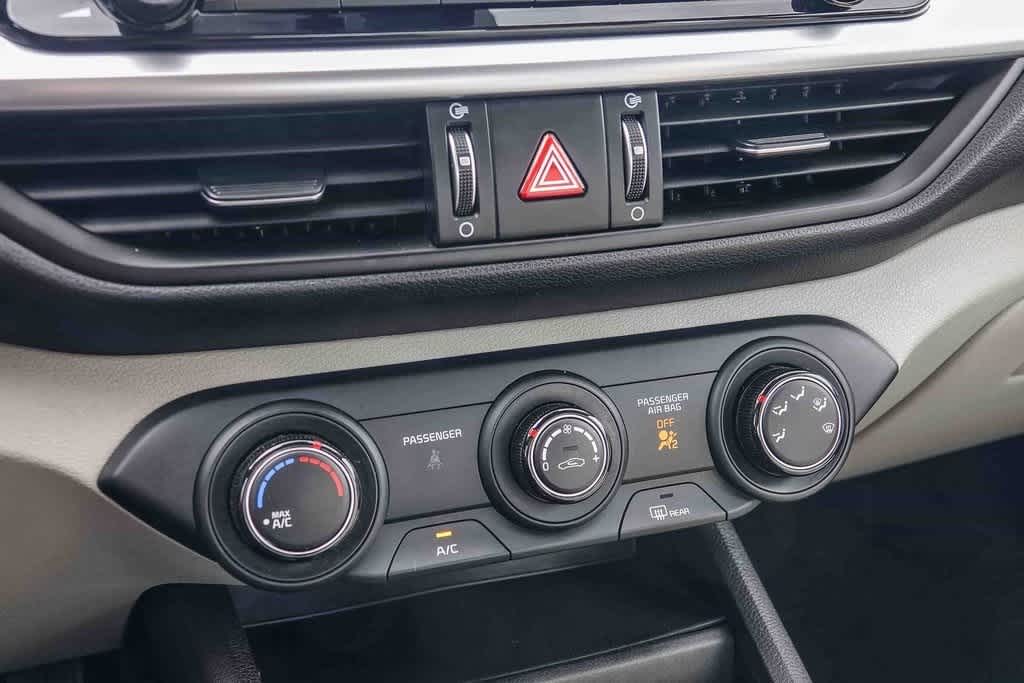 Thumbnail: 2023 Kia Forte - 24