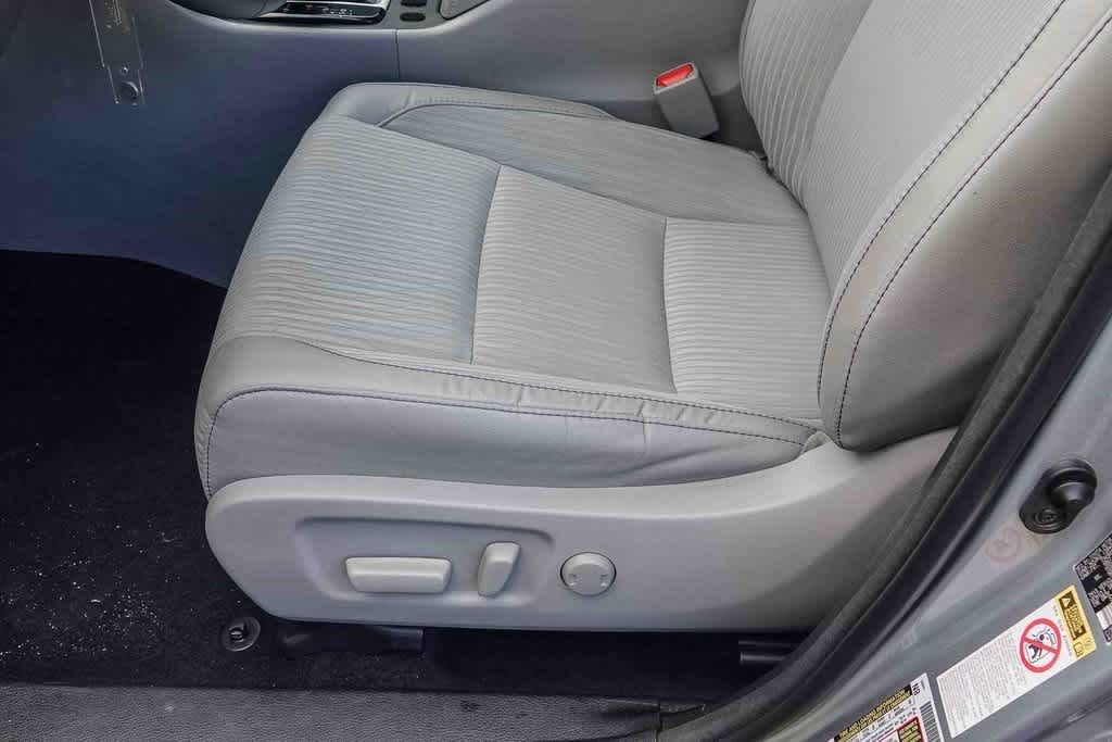 Thumbnail: 2017 Toyota Highlander - 20