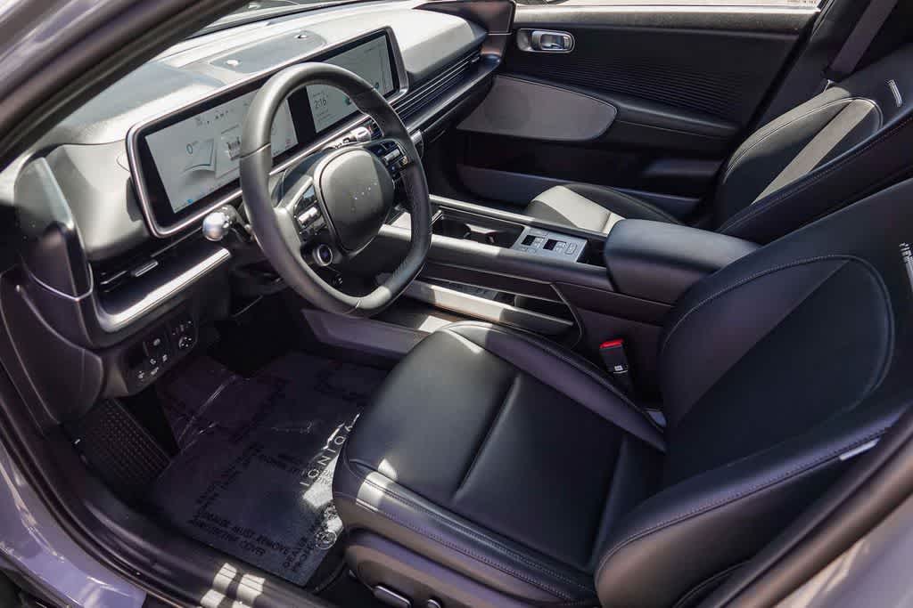 Thumbnail: 2023 Hyundai Ioniq 6 - 16