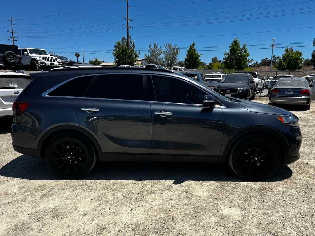 Thumbnail: 2020 Kia Sorento - 4