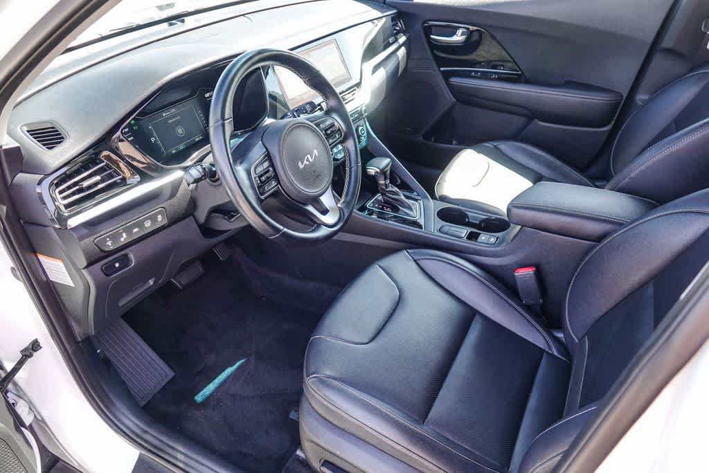 Thumbnail: 2022 Kia Niro - 16