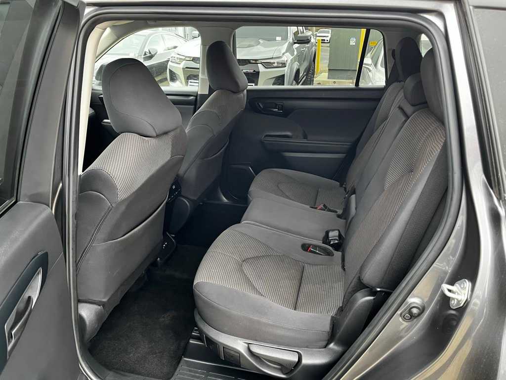 Thumbnail: 2024 Toyota Highlander - 11