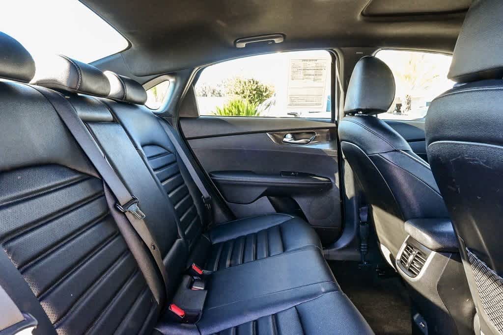 Thumbnail: 2023 Kia Forte - 21