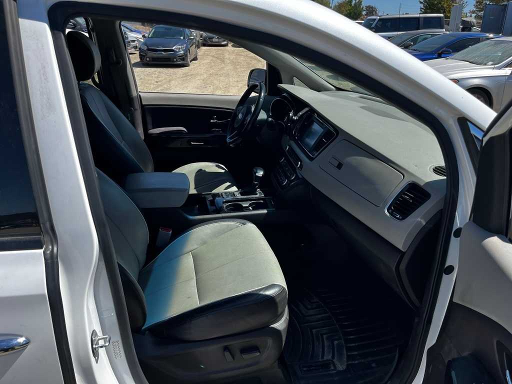 Thumbnail: 2018 Kia Sedona - 19