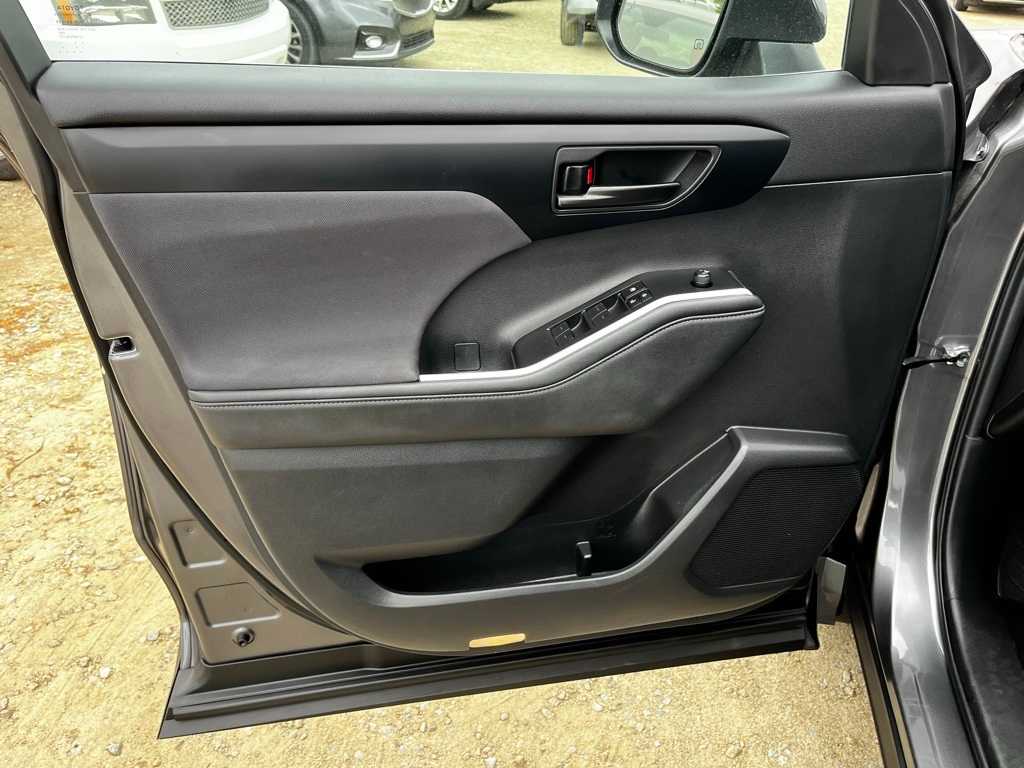 Thumbnail: 2024 Toyota Highlander - 13