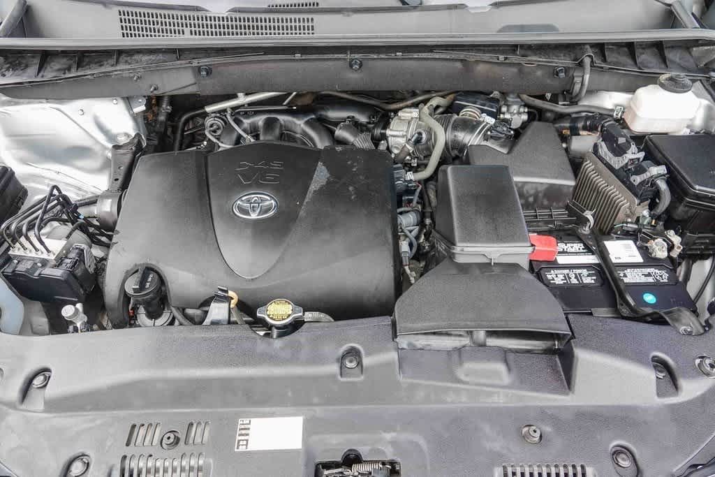 Thumbnail: 2017 Toyota Highlander - 23