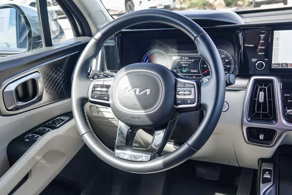 Thumbnail: 2023 Kia Sorento - 14