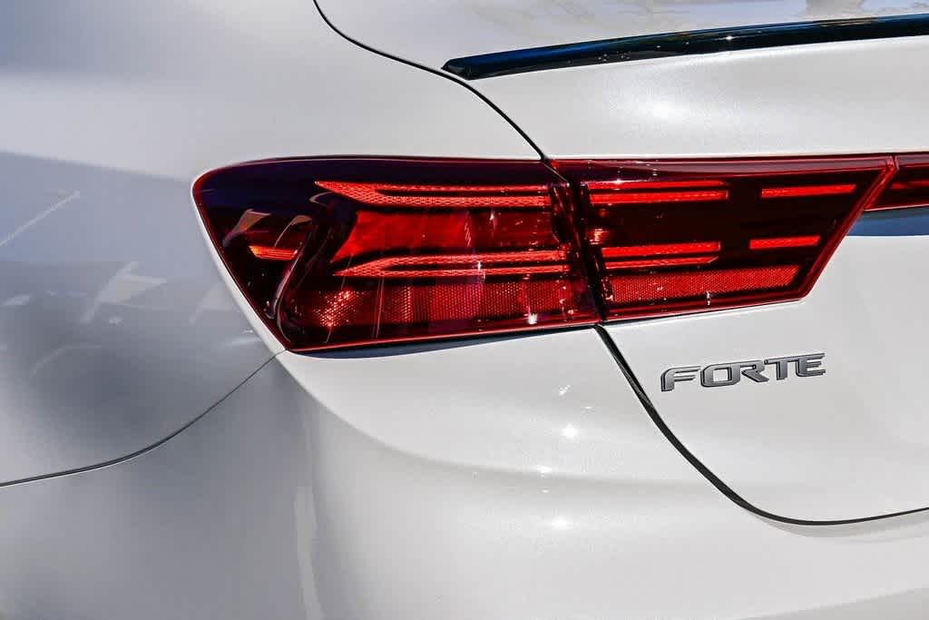 Thumbnail: 2023 Kia Forte - 8