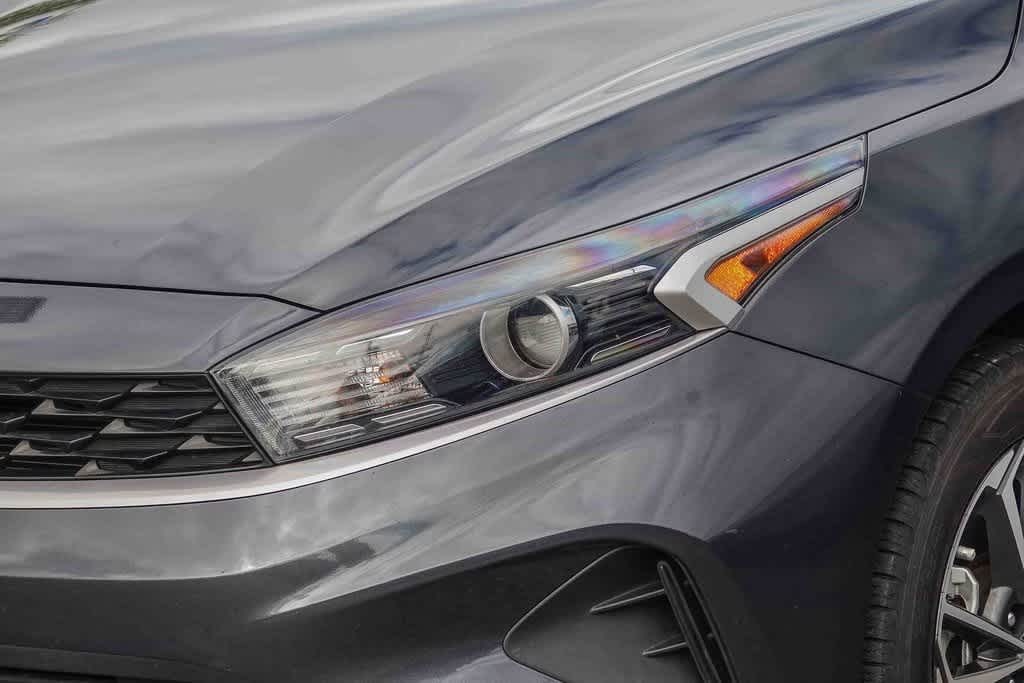 Thumbnail: 2023 Kia Forte - 9