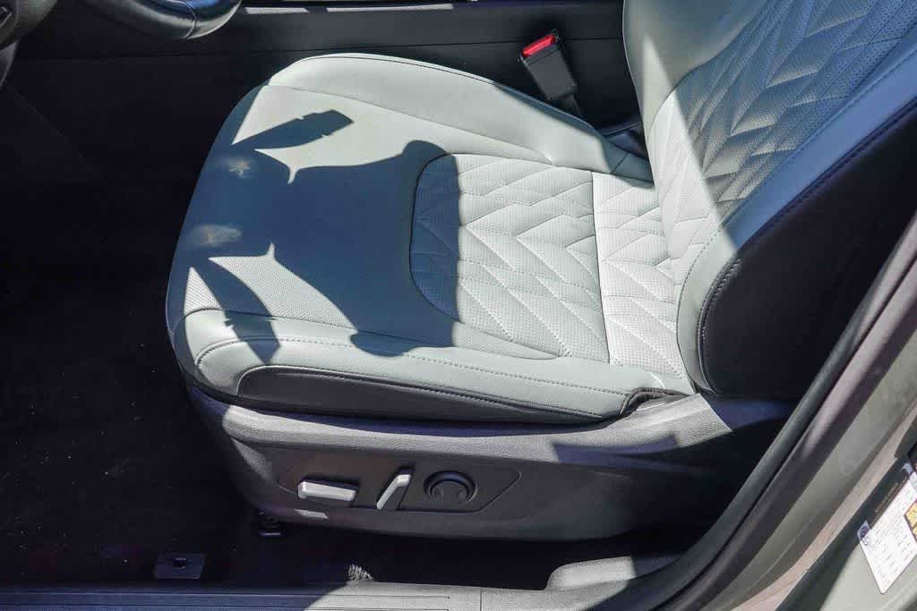 Thumbnail: 2023 Kia Sportage - 19