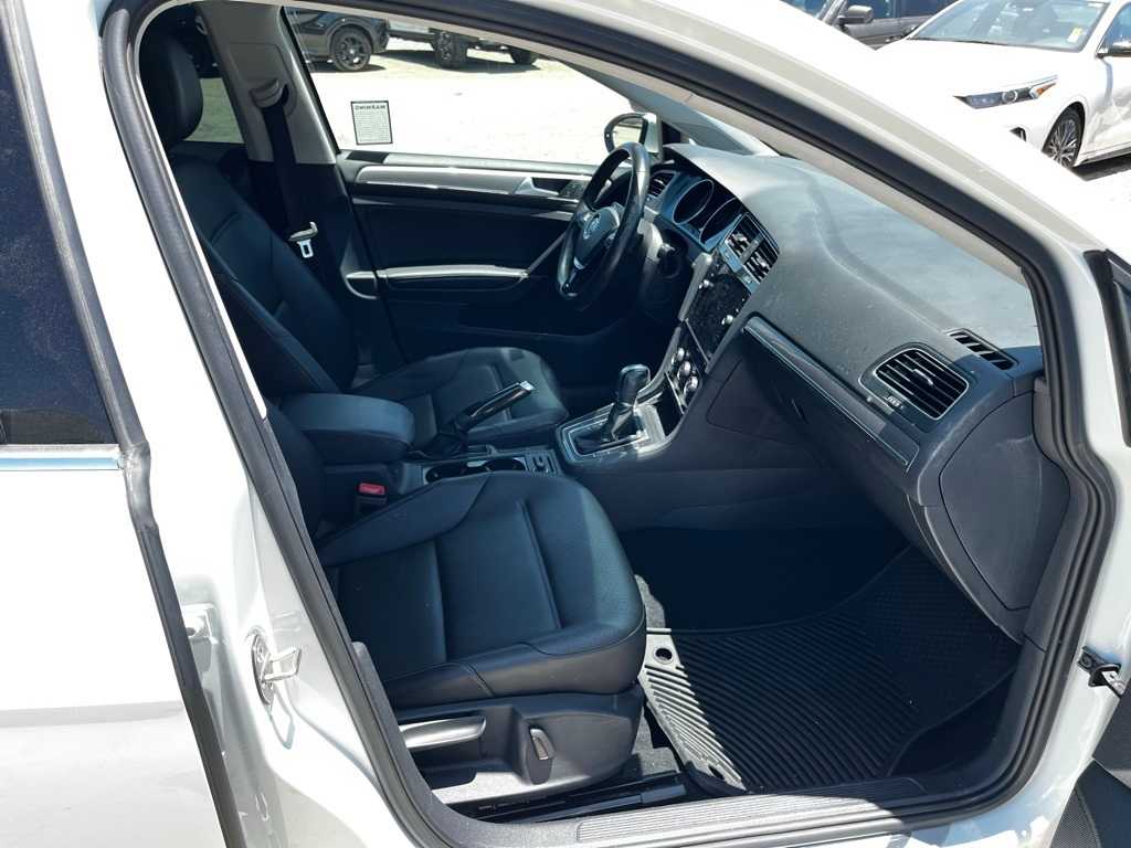 2019 Volkswagen Golf Alltrack SE 19