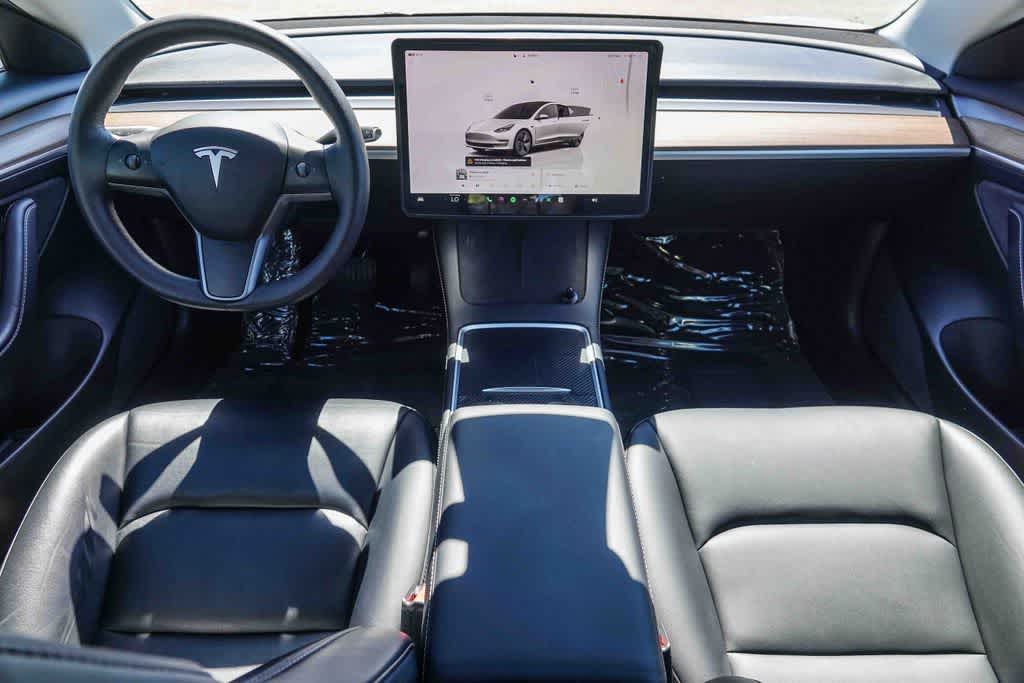 Thumbnail: 2022 Tesla Model 3 - 11