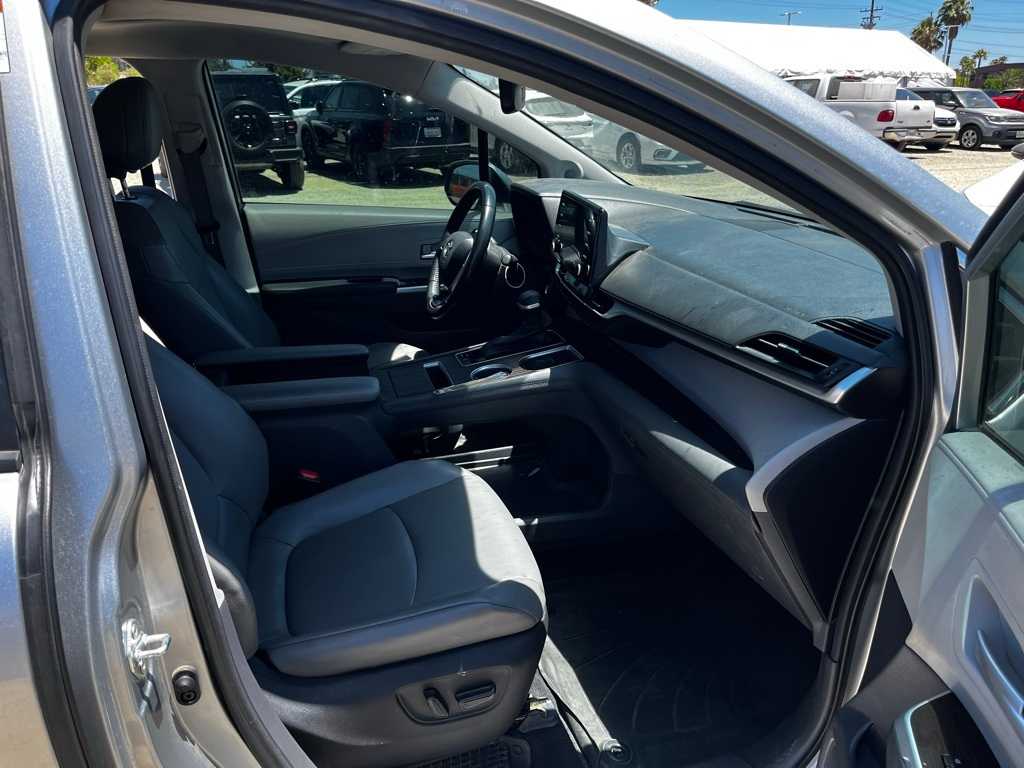 Thumbnail: 2022 Toyota Sienna - 20