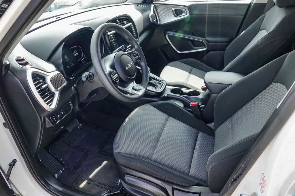 Thumbnail: 2023 Kia Soul - 17