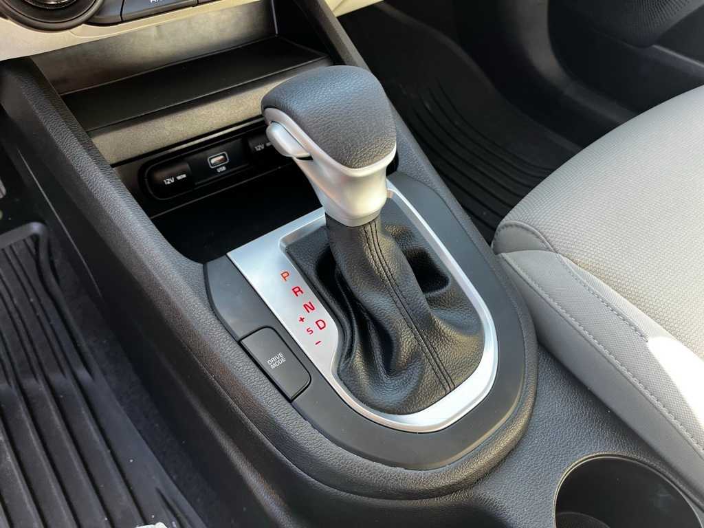Thumbnail: 2023 Kia Forte - 17