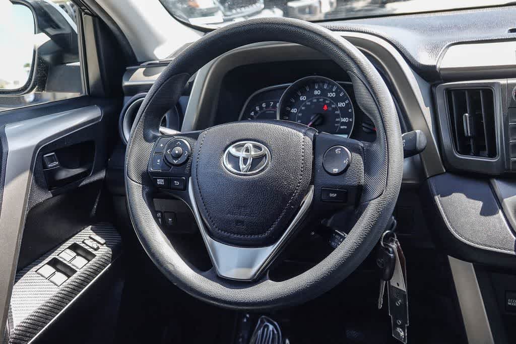 Thumbnail: 2015 Toyota RAV4 - 14
