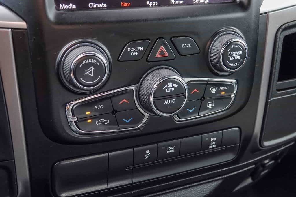 Thumbnail: 2021 RAM 1500 Classic - 21