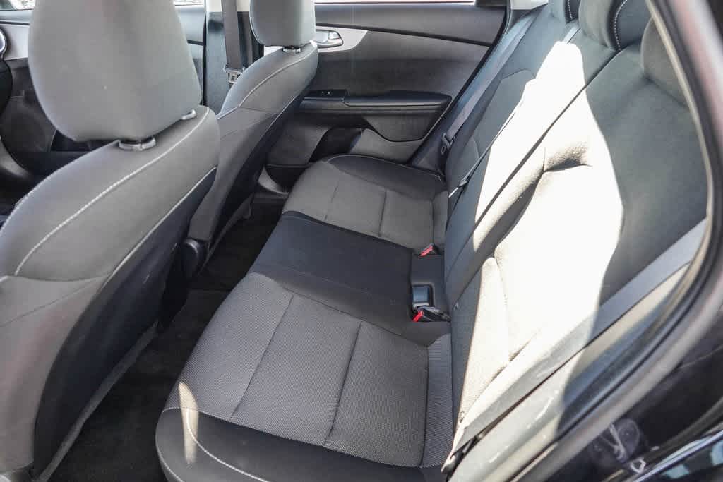 Thumbnail: 2024 Kia Forte - 17