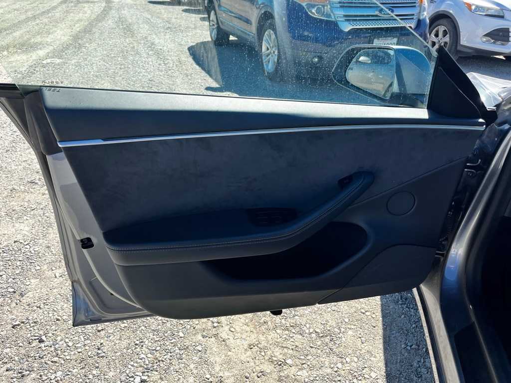 Thumbnail: 2025 Tesla Model 3 - 13