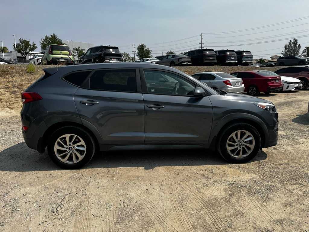 Thumbnail: 2017 Hyundai Tucson - 4