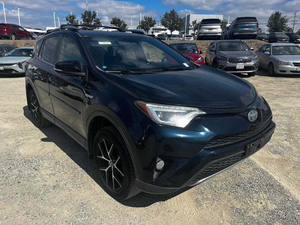 Thumbnail: 2017 Toyota RAV4 - 3