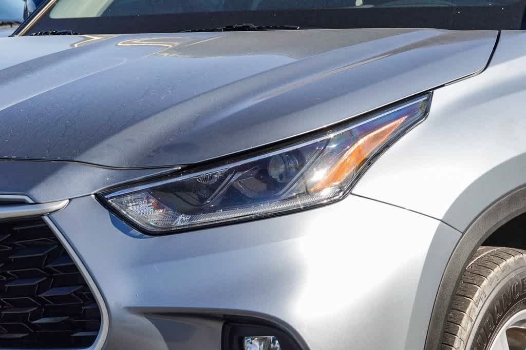 Thumbnail: 2021 Toyota Highlander - 8